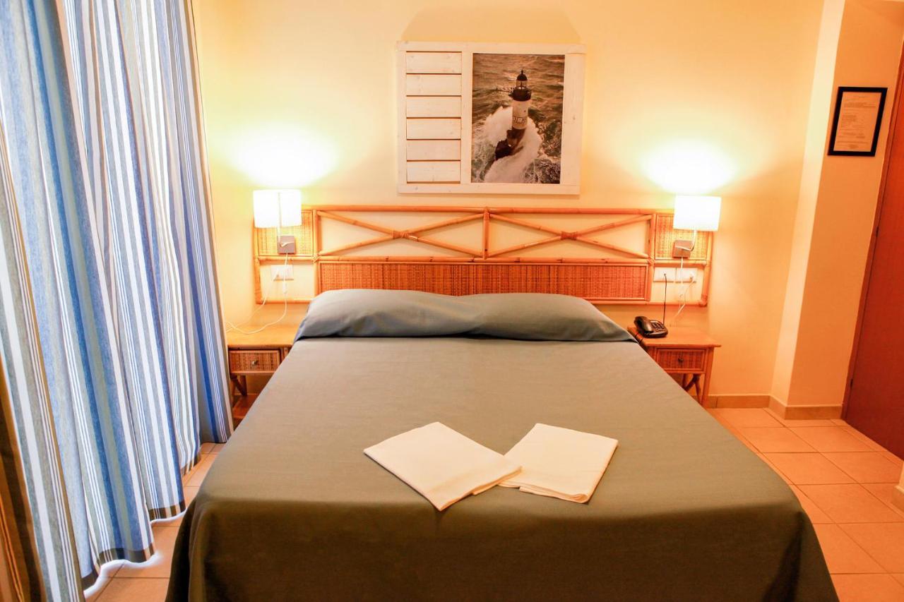Hotel Villa Giulia Porto Azzurro Ngoại thất bức ảnh