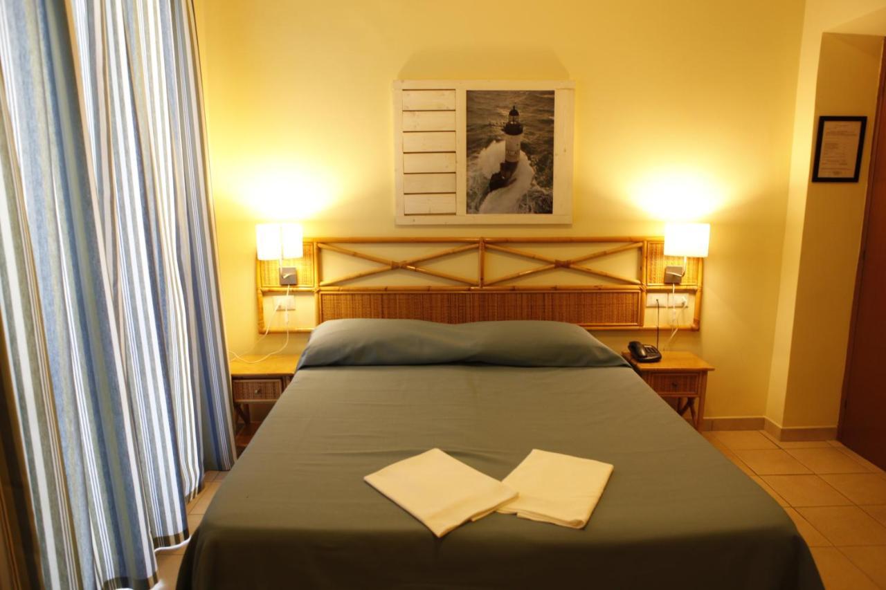 Hotel Villa Giulia Porto Azzurro Ngoại thất bức ảnh