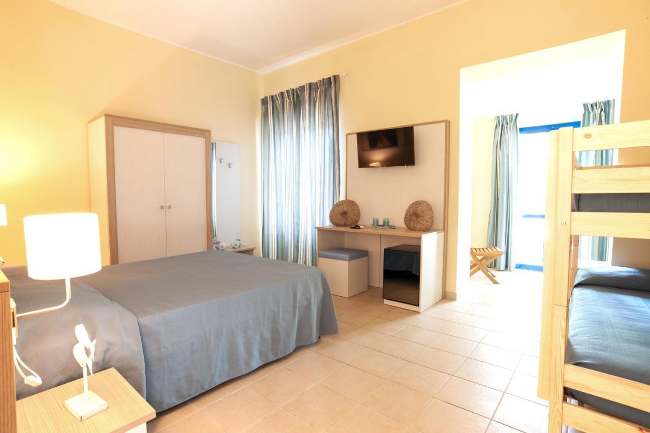 Hotel Villa Giulia Porto Azzurro Ngoại thất bức ảnh