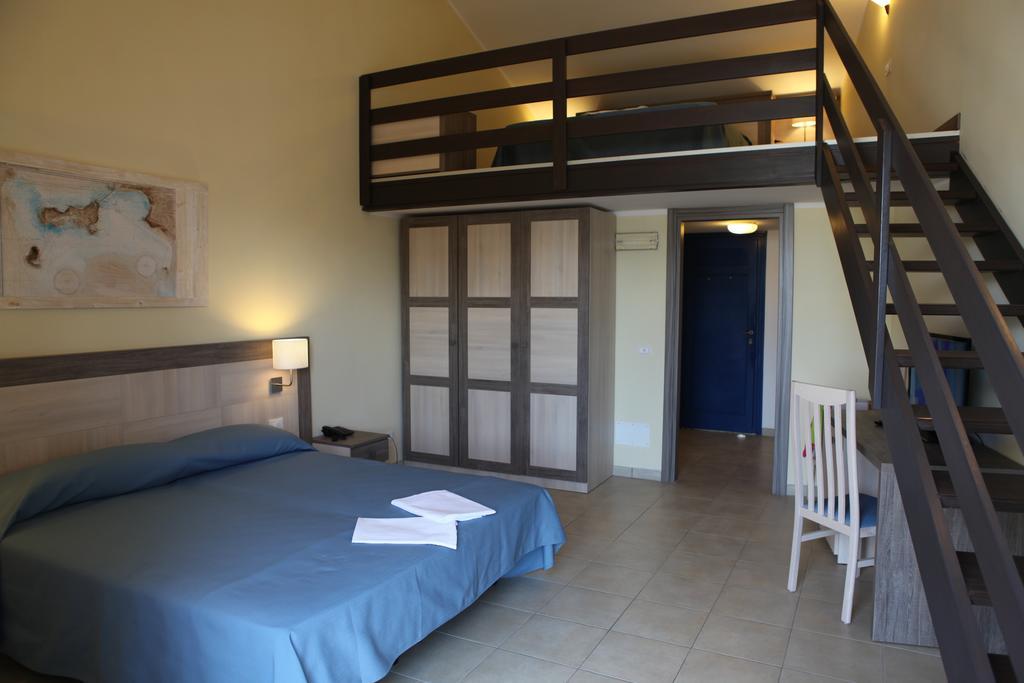 Hotel Villa Giulia Porto Azzurro Ngoại thất bức ảnh